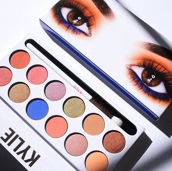 Kilie Cosmeticsdən “The Royal Peach Palette” ğöz kölgəsi dəsti